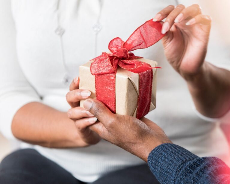 6 Inspirational Gift Ideas That Will Really Show Your Gratitude – 2023 Guide