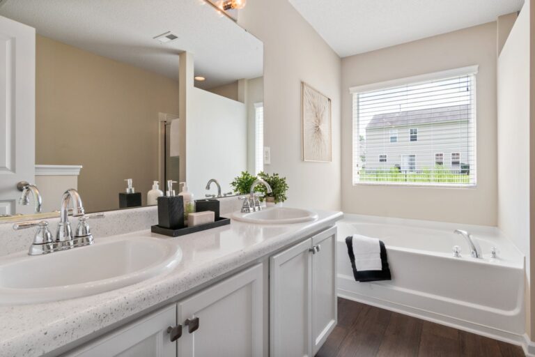 8 Tips and Mistakes to Avoid When Planning a Bathroom Remodel
