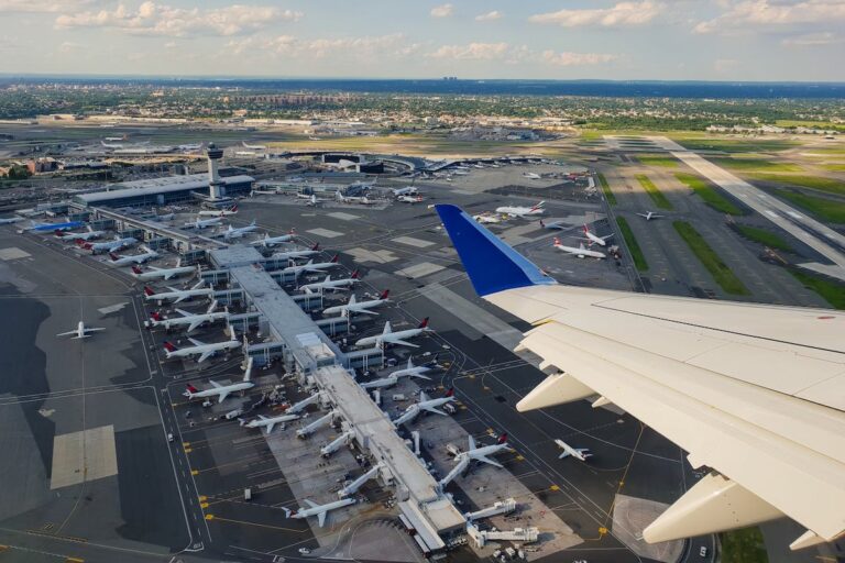 New York Airports Guidelines 2023: How To Get from The Airport to The City Fast