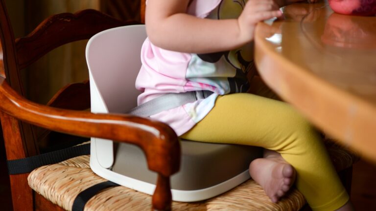 Features of the Best Toddler Booster Seat for Eating 