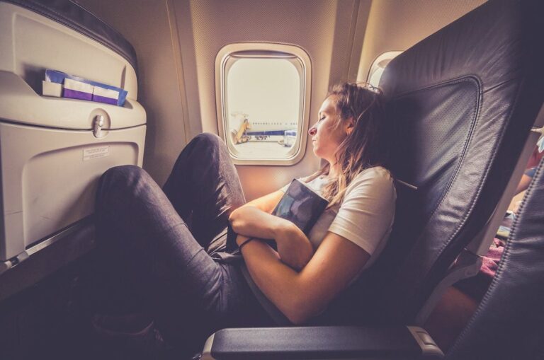 How to Sleep on a Plane With Anxiety
