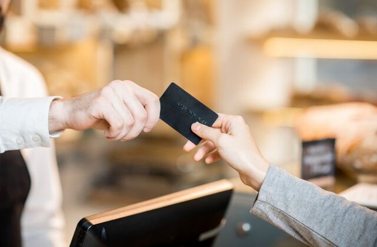 How to Maximize Credit Card Rewards to Reduce Travel Expenses – 2023 Guide
