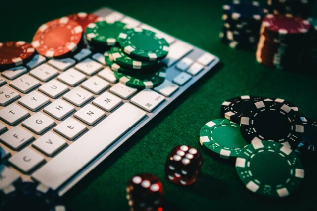 The Psychology Behind Online Poker and How to Use It to Your Advantage