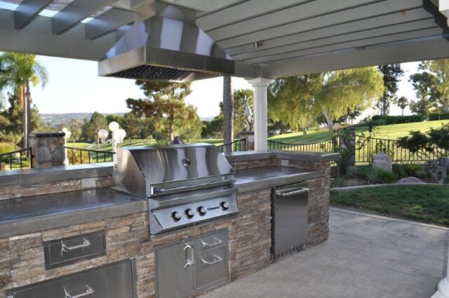 Outdoor Kitchen